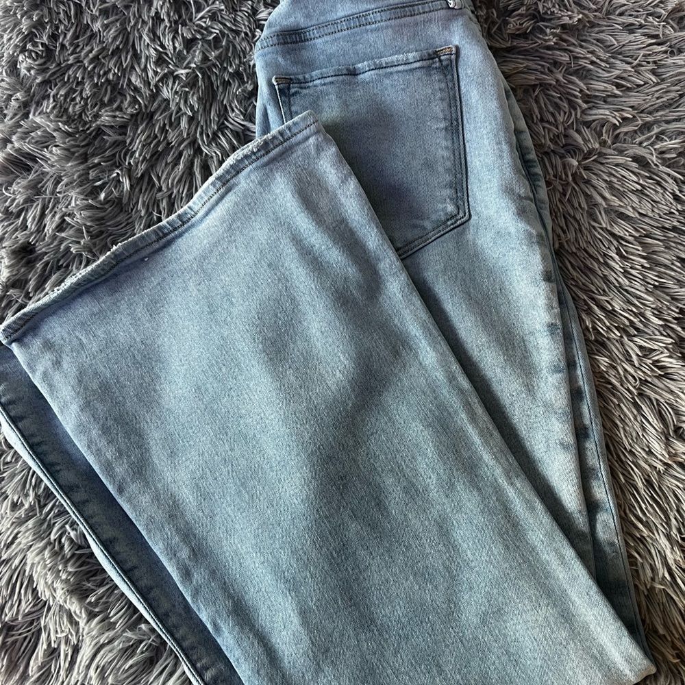 Abercrombie Flare ultra High Rise ~ Curve Love jeans